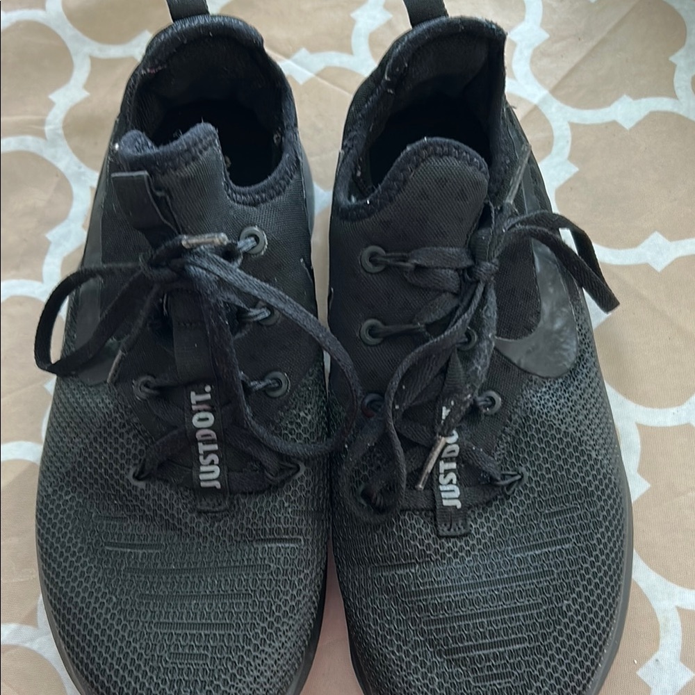 Men's Nike Black Athletic Shoes - worn but still have life in them, very comfy